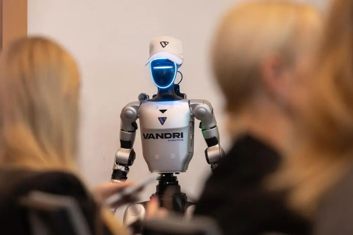 Robot Jože prvič na odru
