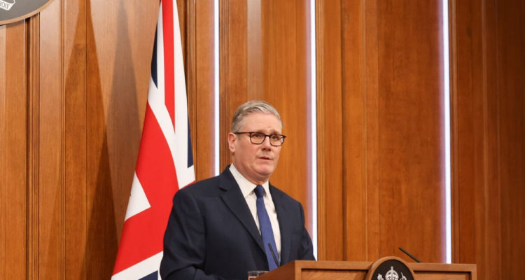 Starmer ustanovil krizni odbor zaradi vojne na Bližnjem vzhodu