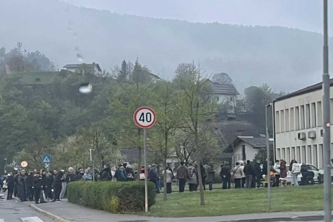 V Bistri odprli razstavo o pripomočkih za slepe