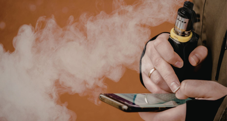 Po uporabi elektronskih cigaret mladoletnika potrebovala pomoč