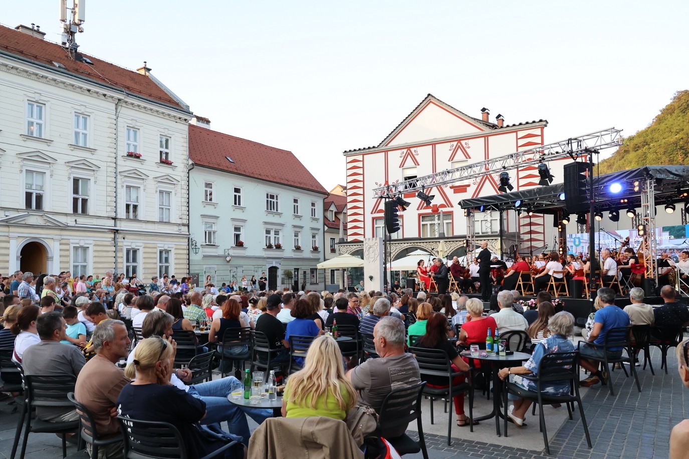 Poletje v Kamniku prinaša šest večerov glasbe in kulture